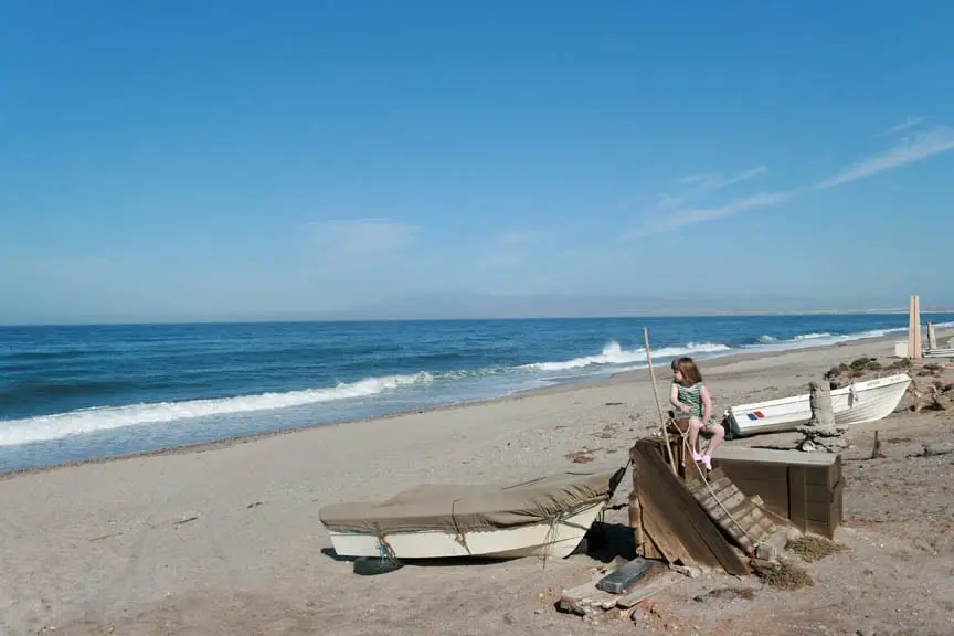 Caletta di acqua trasparente e roccia vulcanica vicino ad Agua Amarga